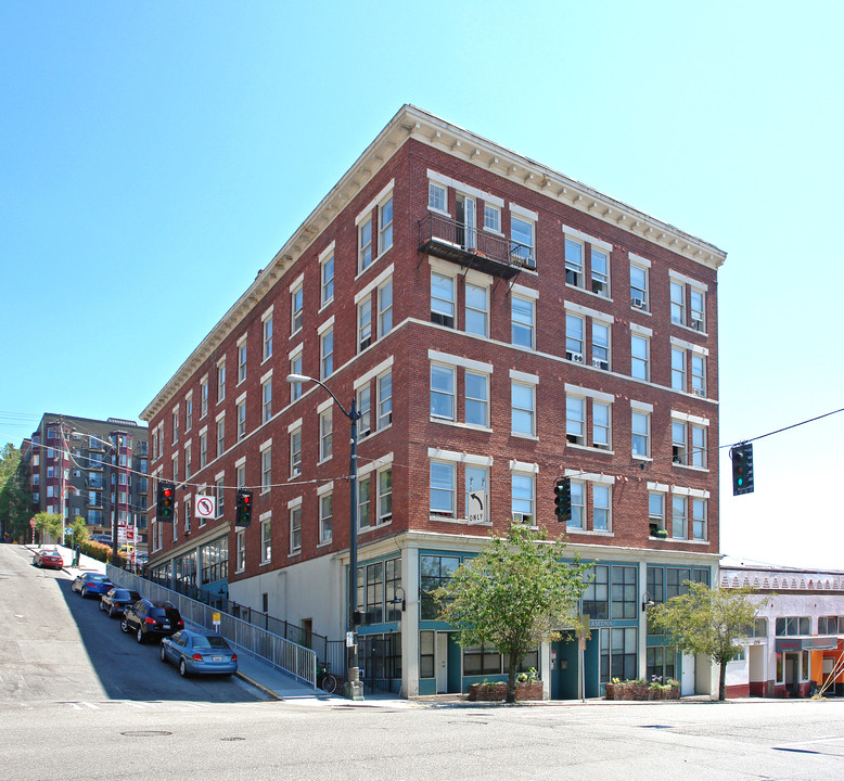 Large Studio in Seattle, WA - Building Photo