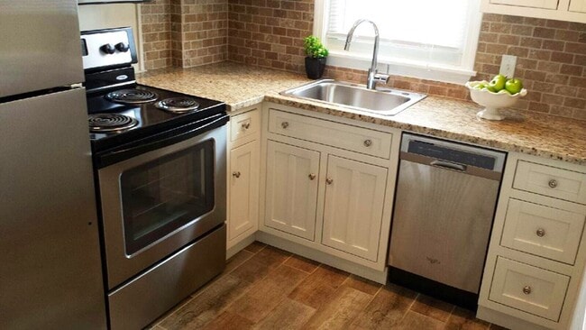 The Residences at Garden City in Cranston, RI - Building Photo - Building Photo