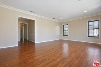 2504 W 101st St in Inglewood, CA - Building Photo - Building Photo