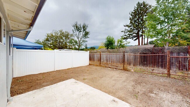 15431 Marty Dr in Glen Ellen, CA - Building Photo - Building Photo