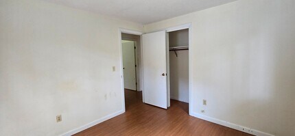 206-208-208 Higgins Crowell Rd in Yarmouth, MA - Building Photo - Building Photo