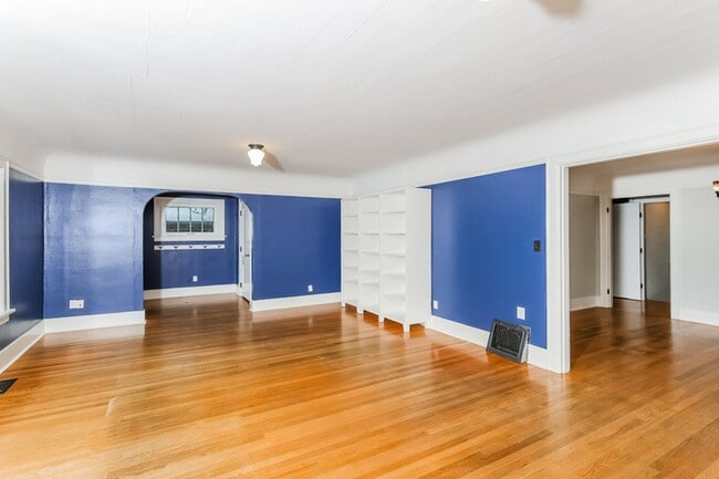 7048 17th Ave NE in Seattle, WA - Building Photo - Building Photo