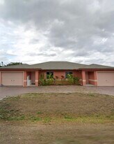4718 14th St SW in Lehigh Acres, FL - Building Photo