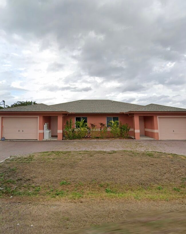 property at 4718 14th St SW