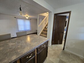 430 Stratford Ave in Waterloo, IA - Building Photo - Building Photo