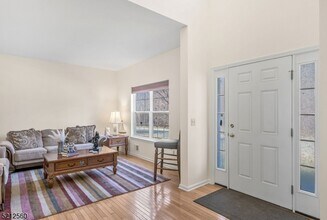 706 Skyline Dr in Jefferson, NJ - Building Photo - Building Photo