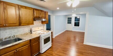 23 Everett Ave, Unit Unit#3 in Webster, MA - Building Photo - Building Photo