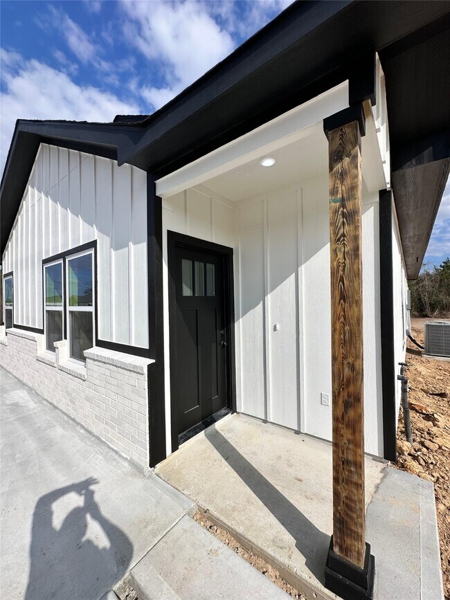 6416 Rd 5503 in Cleveland, TX - Building Photo - Building Photo