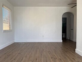 1739 Moffett St in Hollywood, FL - Building Photo
