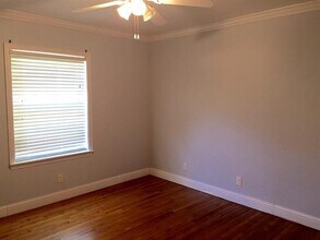 3838 Eaton Dr in Dallas, TX - Building Photo - Building Photo