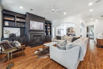 4013 Blossom St in Houston, TX - Building Photo - Building Photo