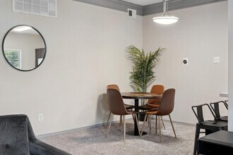 12100 Metric Blvd in Austin, TX - Building Photo - Building Photo