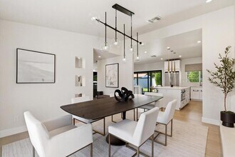 8372 E San Salvador Dr in Scottsdale, AZ - Building Photo - Building Photo