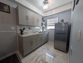 1446 Ocean Dr in Miami Beach, FL - Building Photo - Building Photo