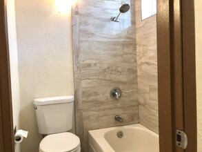 360 Kauila St in Hilo, HI - Building Photo - Building Photo