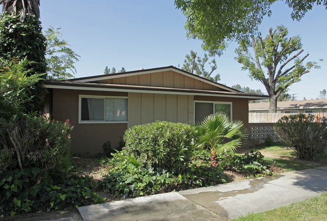 830 Prescott Way in Riverside, CA - Building Photo - Building Photo