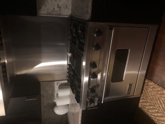 23330 Victory Blvd in Los Angeles, CA - Building Photo - Building Photo