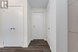 150 Honeycrisp Cres in Vaughan, ON - Building Photo - Building Photo