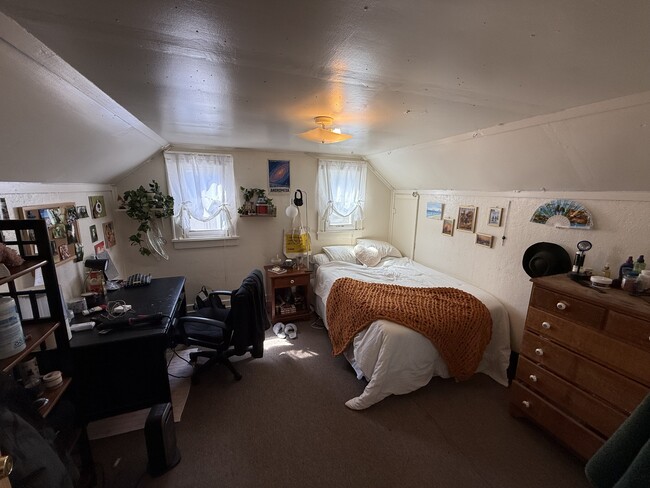 property at 121 Linden Ave