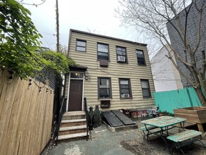 257 Powers St in Brooklyn, NY - Building Photo - Building Photo