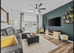 1725 Dromolin Dr in Virginia Beach, VA - Building Photo - Building Photo