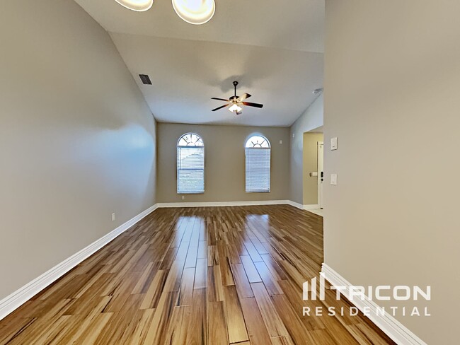 8201 Golden Bear Loop in Port Richey, FL - Building Photo - Building Photo