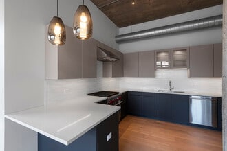17 N Loomis St, Unit 4M in Chicago, IL - Building Photo - Building Photo