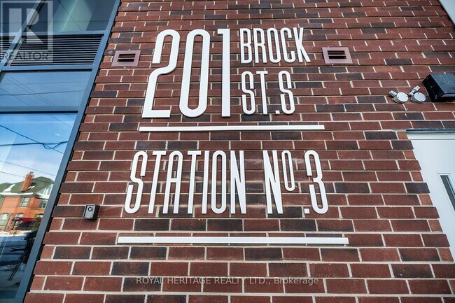 201 Brock St S in Whitby, ON - Building Photo - Building Photo