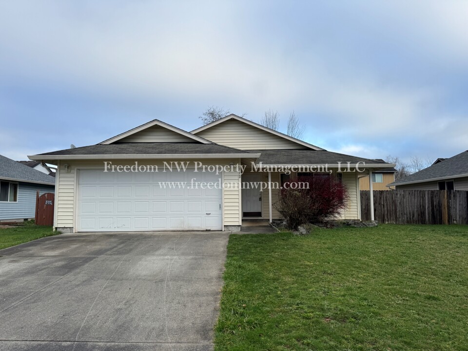 113 Harold Dr in Chehalis, WA - Building Photo