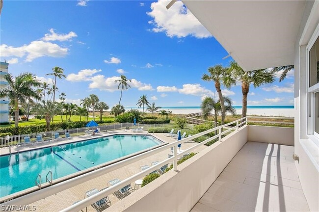 240 Seaview Ct in Marco Island, FL - Building Photo - Building Photo