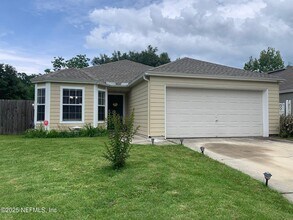 1613 Teaberry Dr in Middleburg, FL - Building Photo - Building Photo