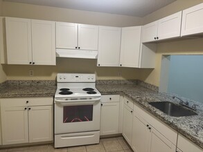 6031 10th Ave N in Greenacres, FL - Building Photo - Building Photo