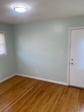 18508 Holland Ave in Eastpointe, MI - Building Photo - Building Photo