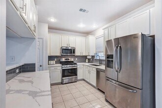 26 Willow Point Pl in Spring, TX - Building Photo - Building Photo