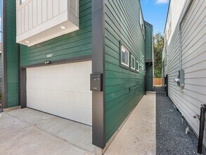 7132 Eastwood St in Houston, TX - Building Photo - Building Photo