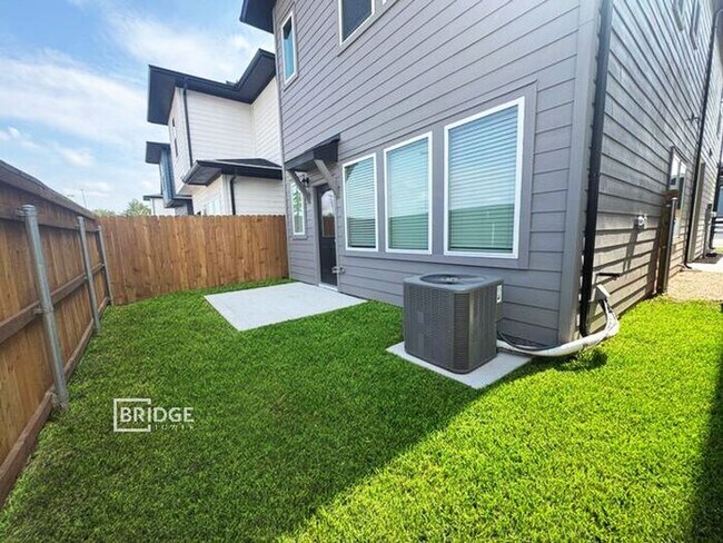 33163 Oak Hts Pl in Magnolia, TX - Building Photo - Building Photo