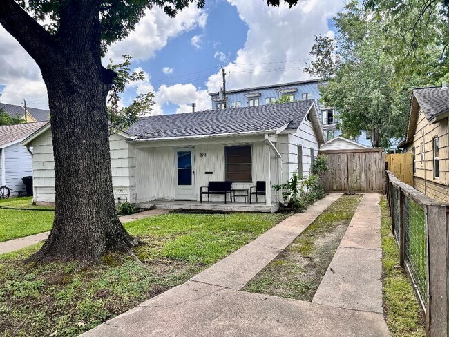 1911 Tabor St in Houston, TX - Building Photo - Building Photo
