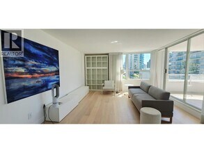 1406 Harwood St in Vancouver, BC - Building Photo - Building Photo