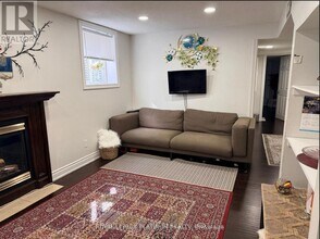 1540 Manorbrook Ct in Mississauga, ON - Building Photo - Building Photo