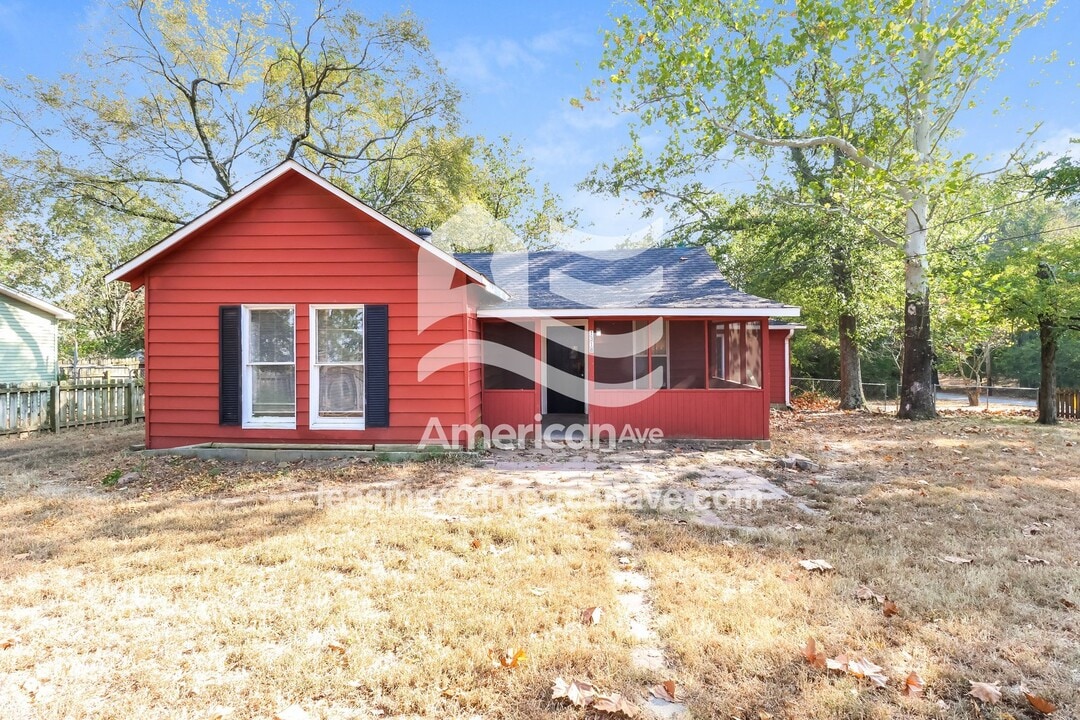1318 E Woodruff Ave in Sherwood, AR - Building Photo