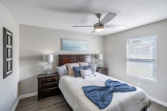 The Point at Naples in Naples, FL - Foto de edificio - Interior Photo