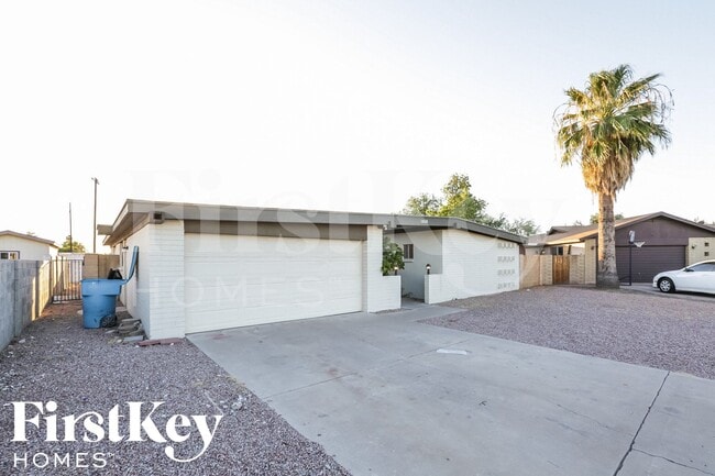 12028 N 30th Dr in Phoenix, AZ - Building Photo - Building Photo