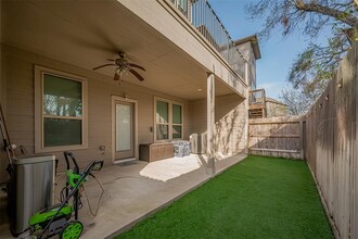 2126 Bauer Park Dr in Houston, TX - Building Photo - Building Photo