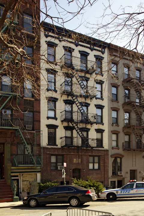 327 E 5th St in New York, NY - Building Photo