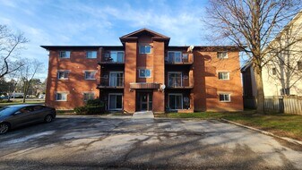 339 Blake St in Barrie, ON - Building Photo