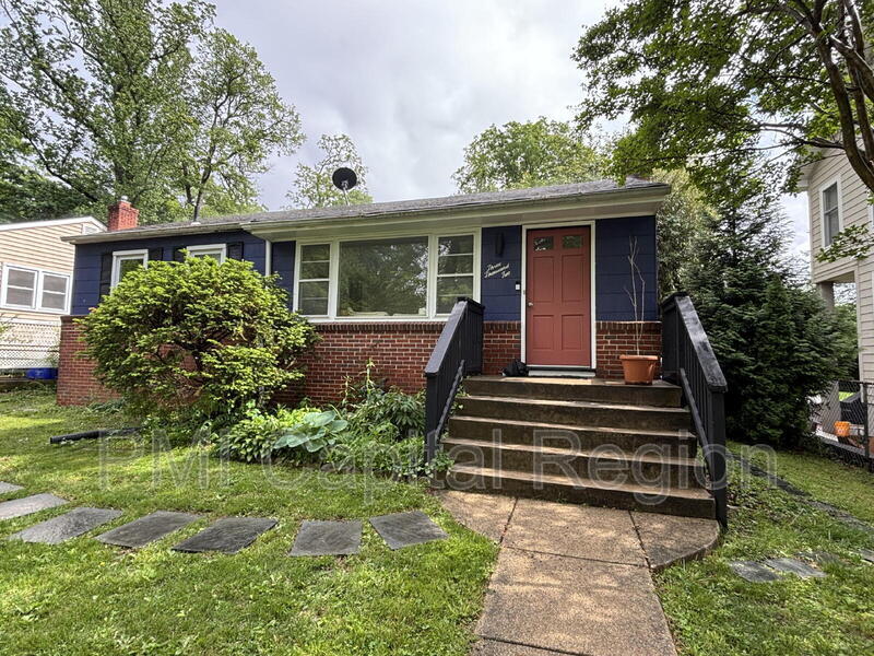 3002 Blueford Rd in Kensington, MD - Building Photo