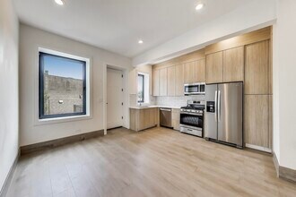 2023 N Drake Ave in Chicago, IL - Building Photo - Building Photo