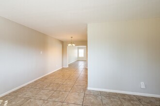 11955 Drummond Park Dr in Houston, TX - Building Photo - Building Photo