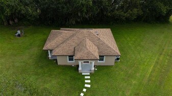 12909 Star Country Ln in Dover, FL - Building Photo