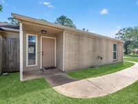 9902 Stepney Green Dr in Houston, TX - Foto de edificio - Building Photo